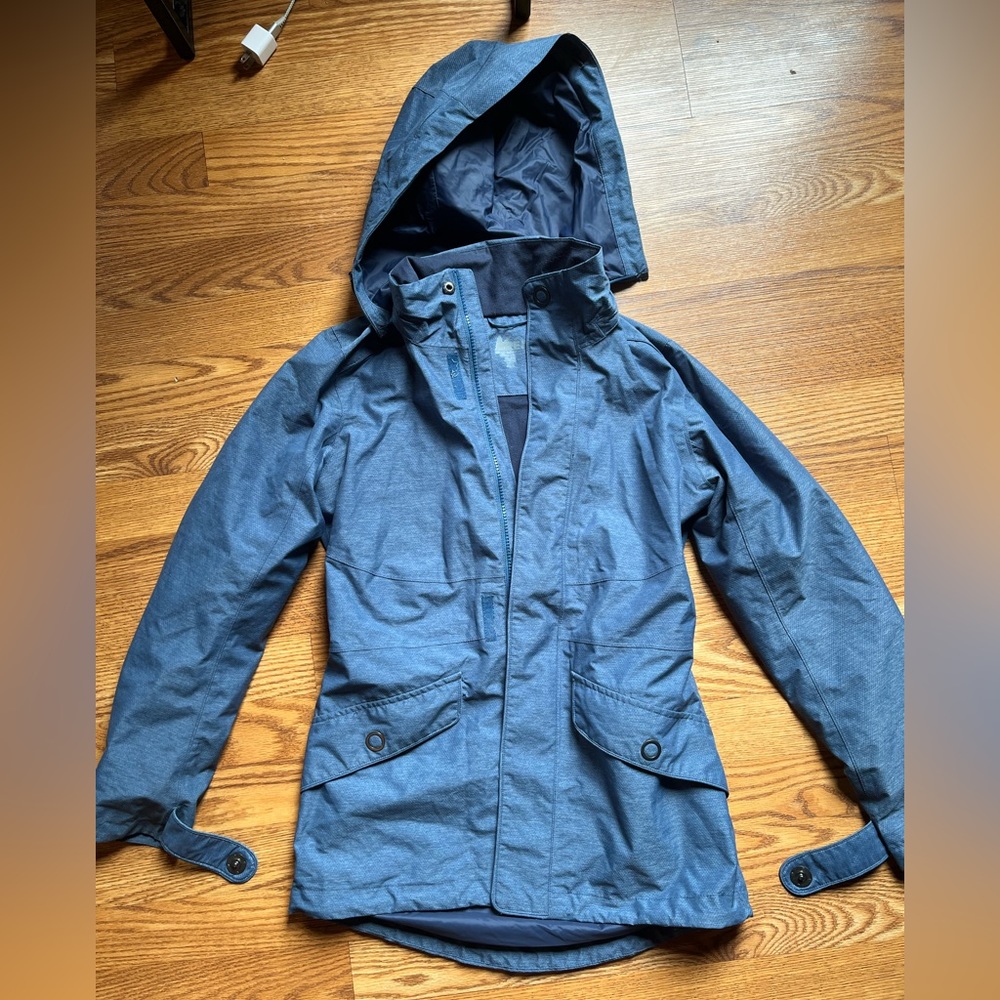 REI RAINJACKET XS ADJUSTABLE ZIP OFF HOOD VELCRO AND ZIP UP
